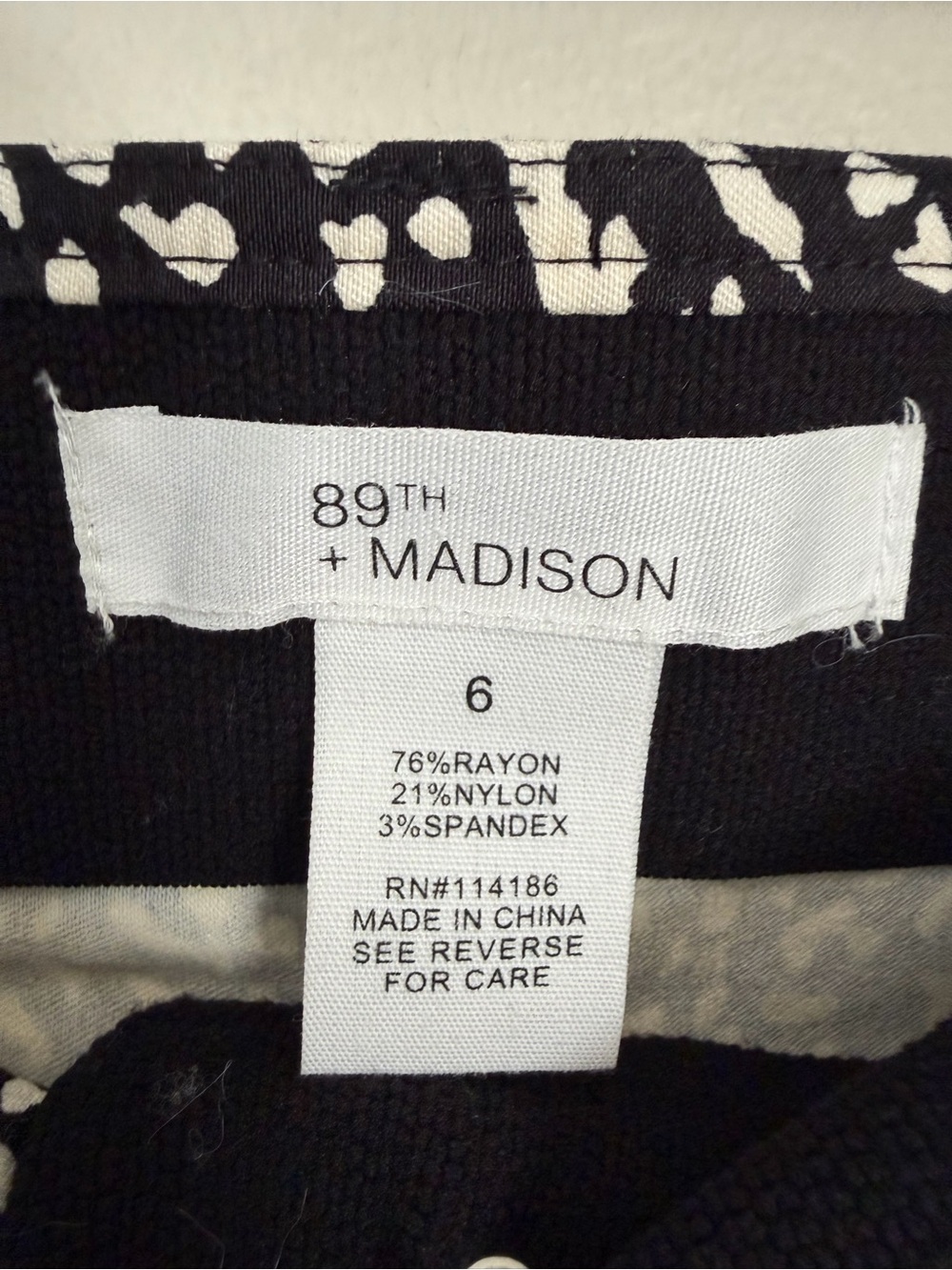 89th & Madison Black and White Animal Print Jean Shorts Size 6 - Picture 2 of 13